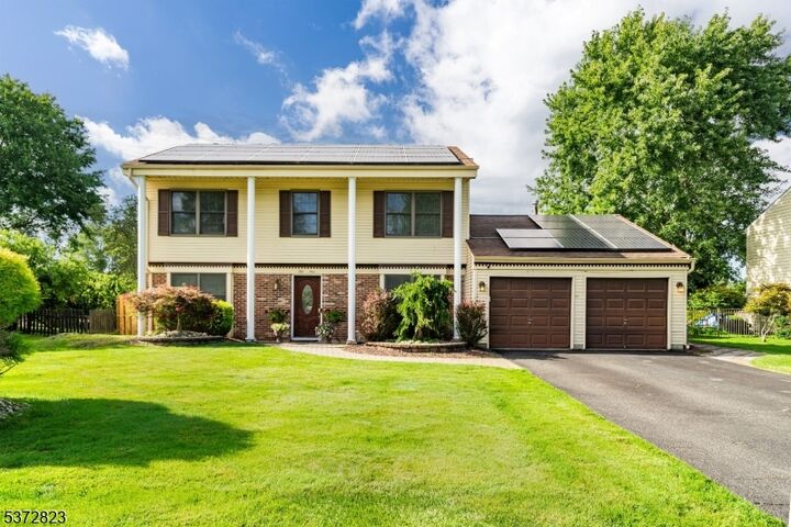 59 Newport Dr  Manalapan Twp. NJ 07726 photo