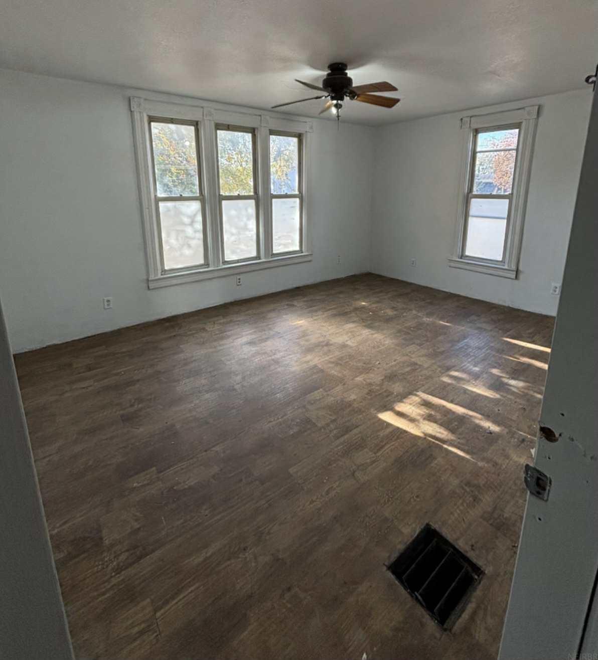Property Photo:  69 Lafayette Street  IA 50703 