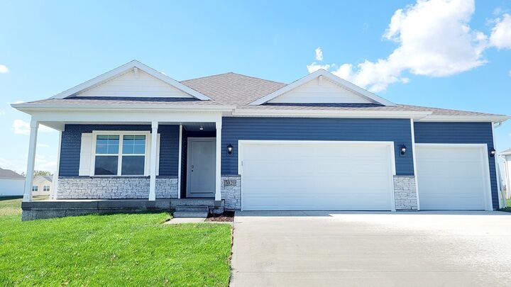 14515 Ironwood Court  Urbandale IA 50111 photo