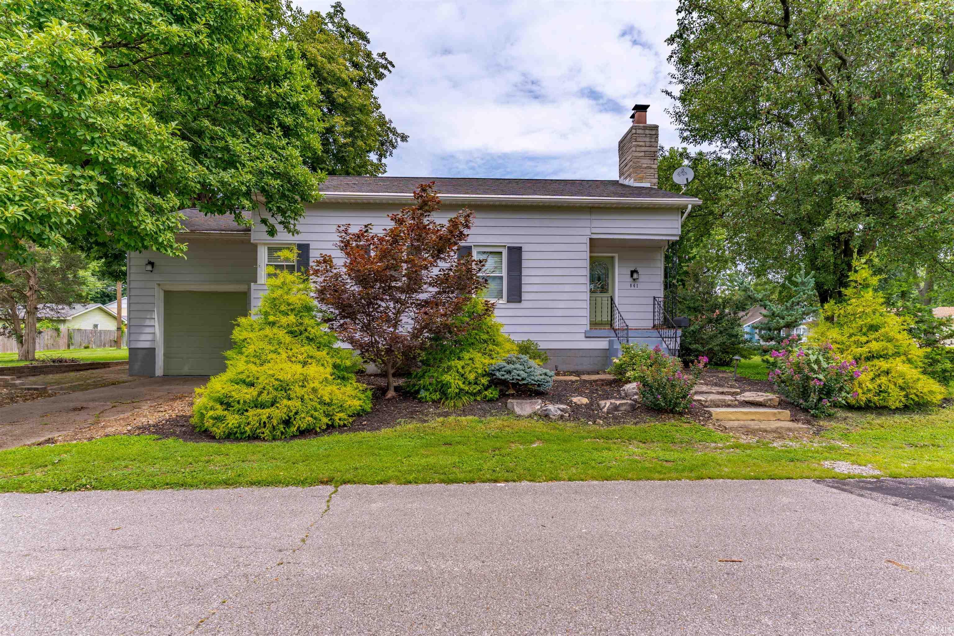 Property Photo: 841 Stewart Avenue IN 47715-4249