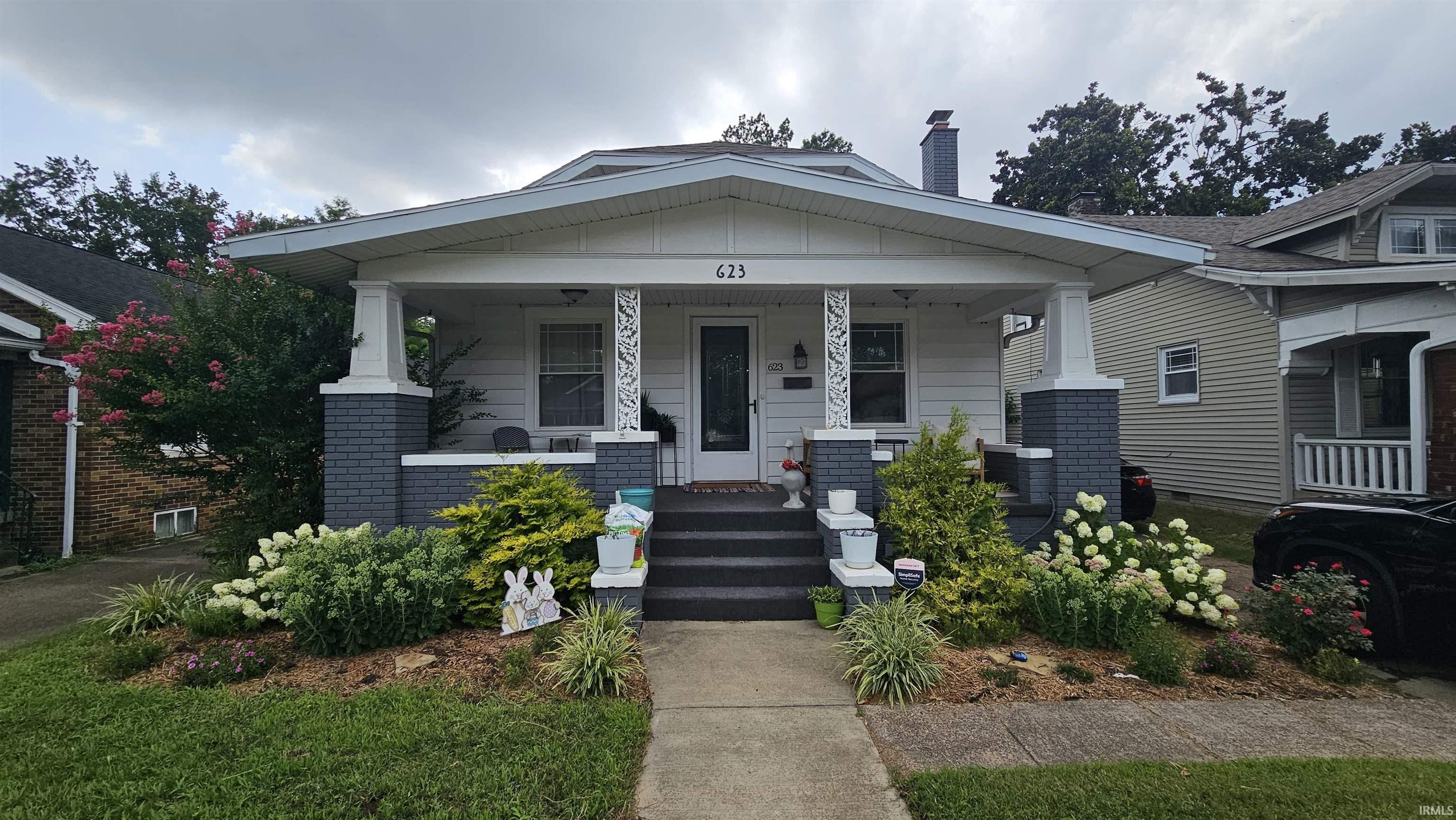 Property Photo:  623 S Runnymeade Avenue  IN 47714-2005 
