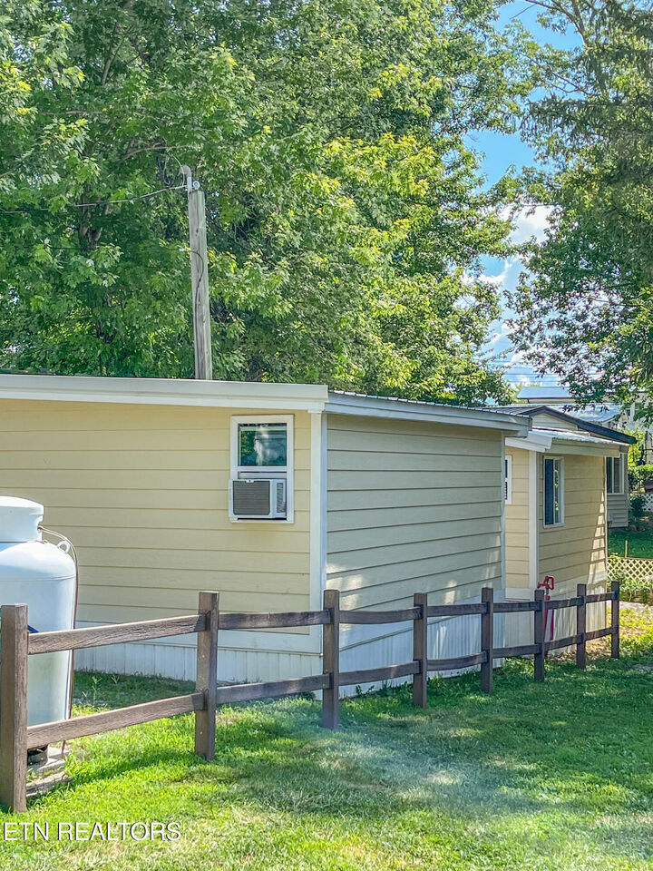 Property Photo:  155 Commanche Tr  TN 38572 