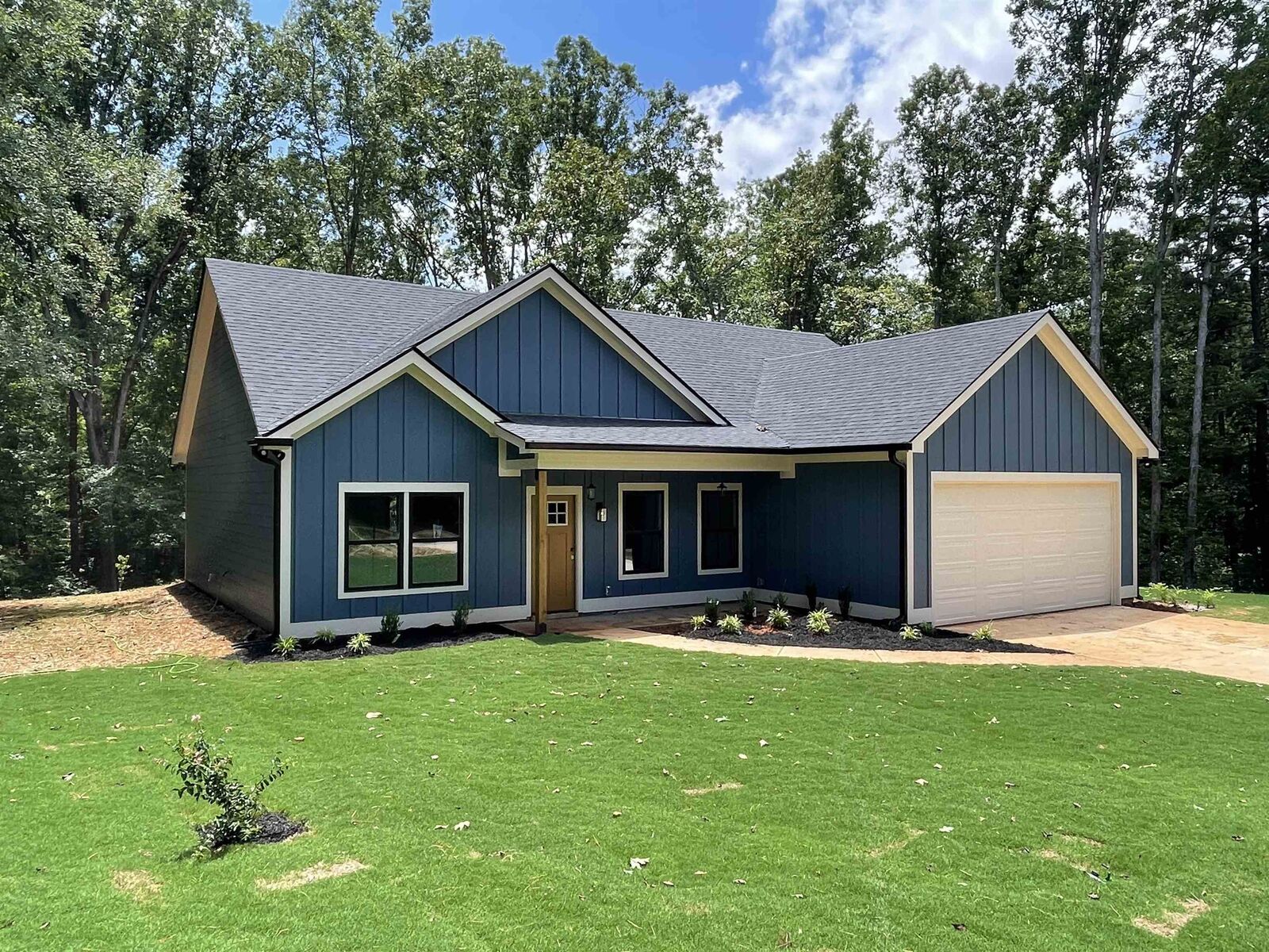 Property Photo:  1290 Caboose Court  GA 30642 