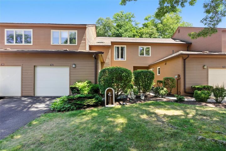 152 Ridgeview Lane  Yorktown Heights NY 10598 photo
