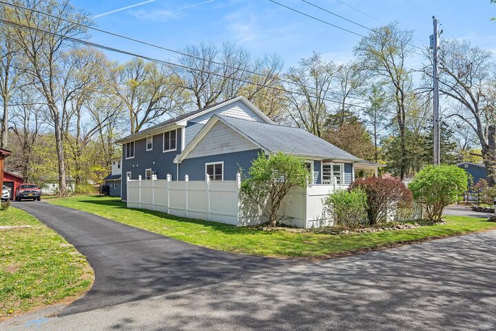 Property Photo:  8 Oak Drive  NY 12553 