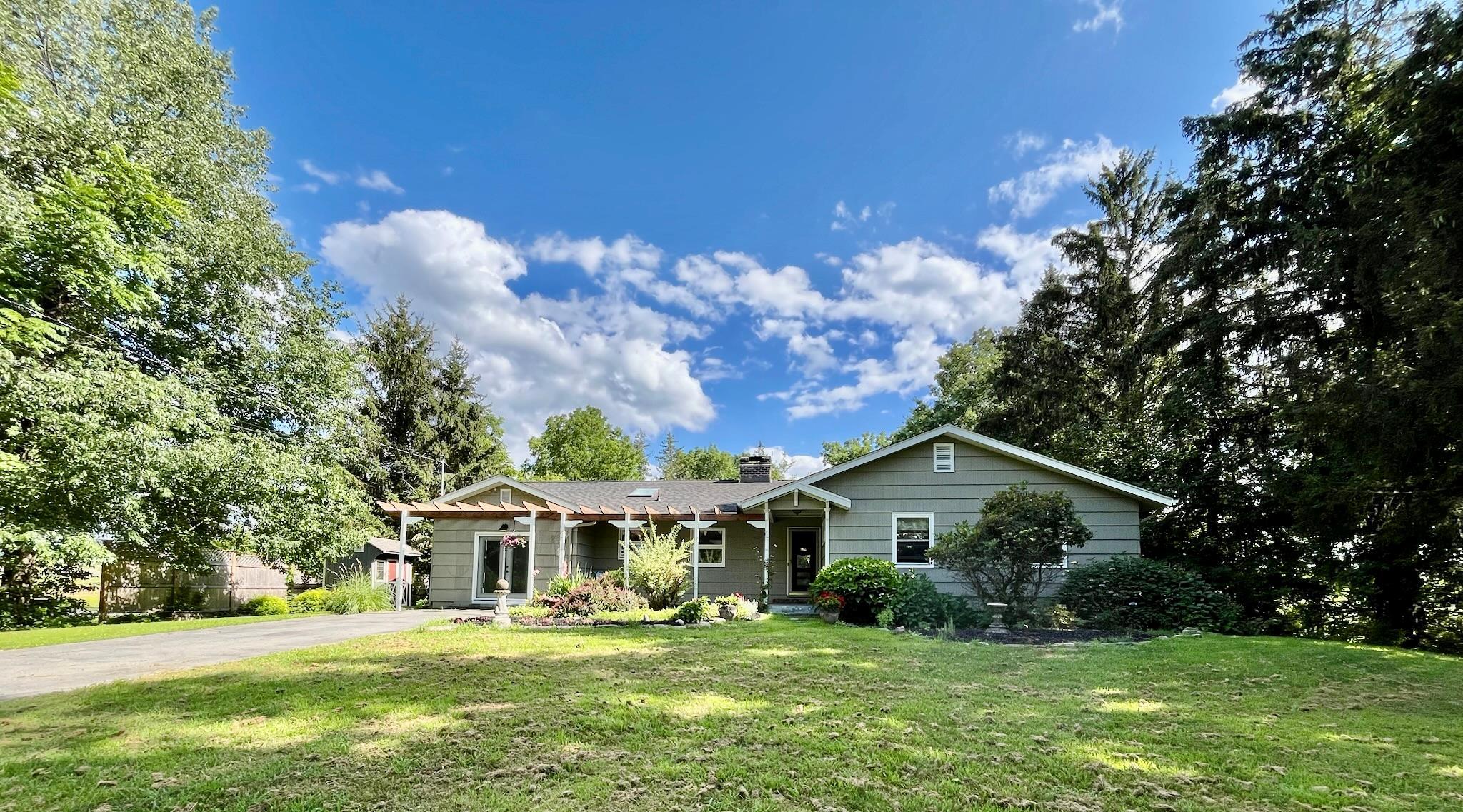 Property Photo:  185 West Street  NY 10990 