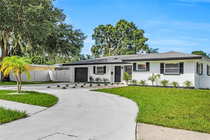 3946 Prudence Drive  Sarasota FL 34235 photo