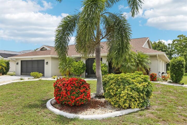 Property Photo:  1812 New Bedford Drive  FL 33573 