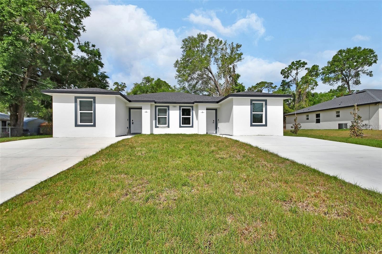 Property Photo: 1581 S Montgomery Street FL 32720
