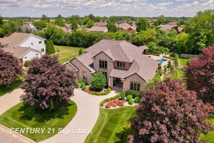 Property Photo: 4296 Summerwood Lane MI 48603