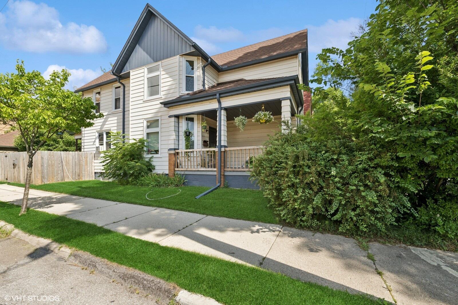 Property Photo:  2499 S Graham St  WI 53207 
