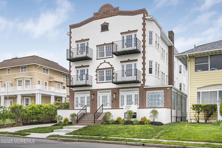 Property Photo:  205 Edgemont Drive 1  NJ 07711 