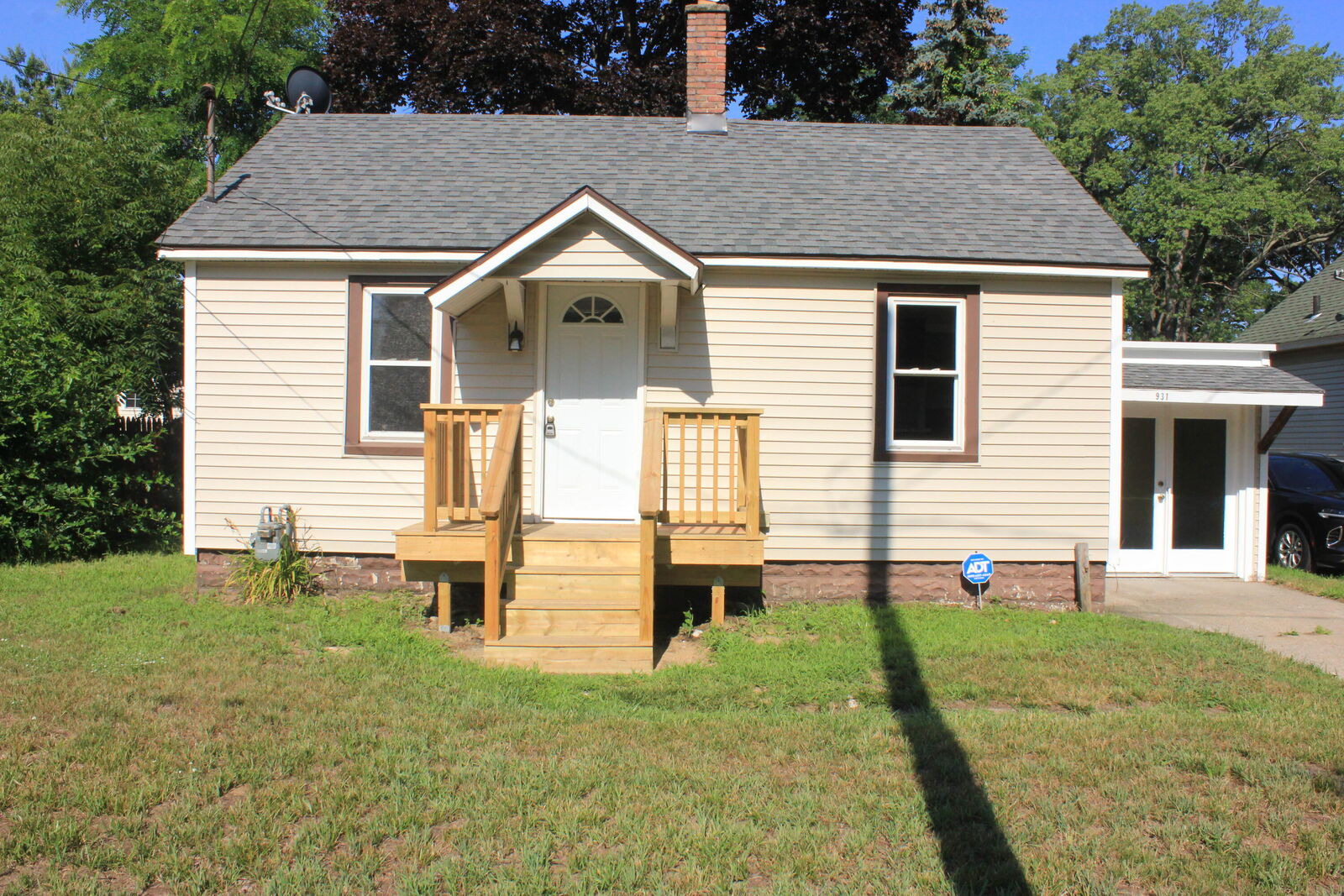 Property Photo:  931 Stevens Street  MI 49442 