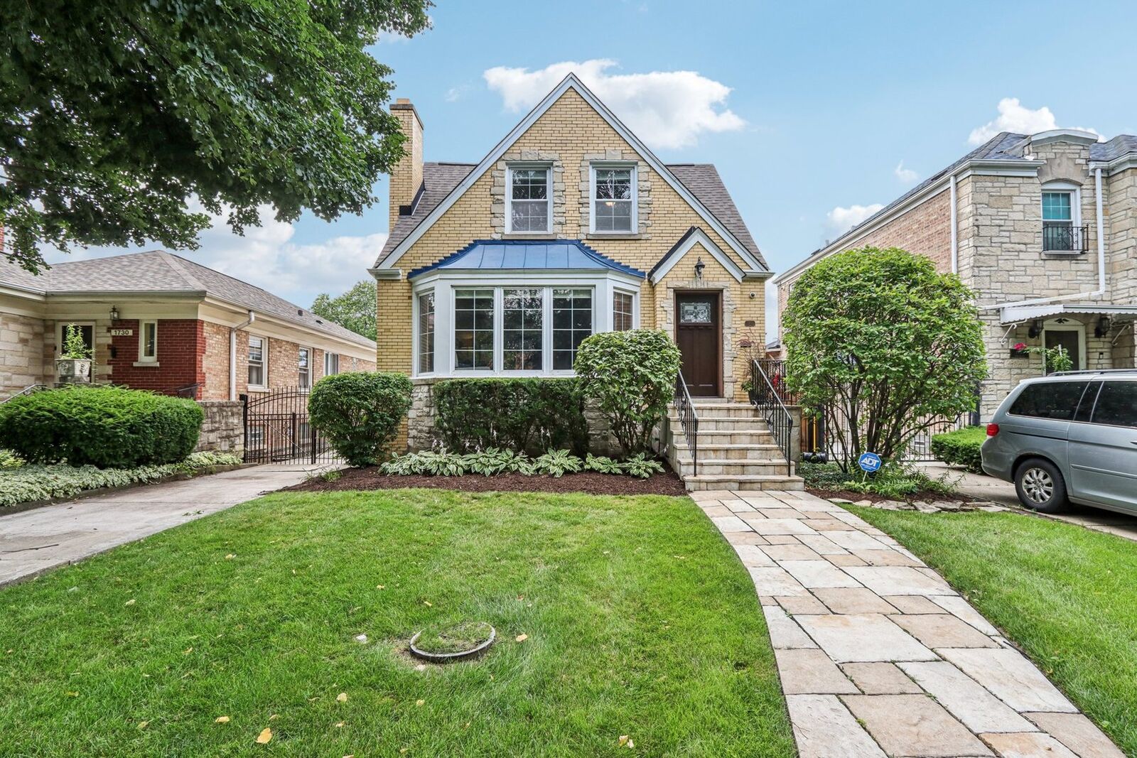 Property Photo: 1732 N Nordica Avenue IL 60707