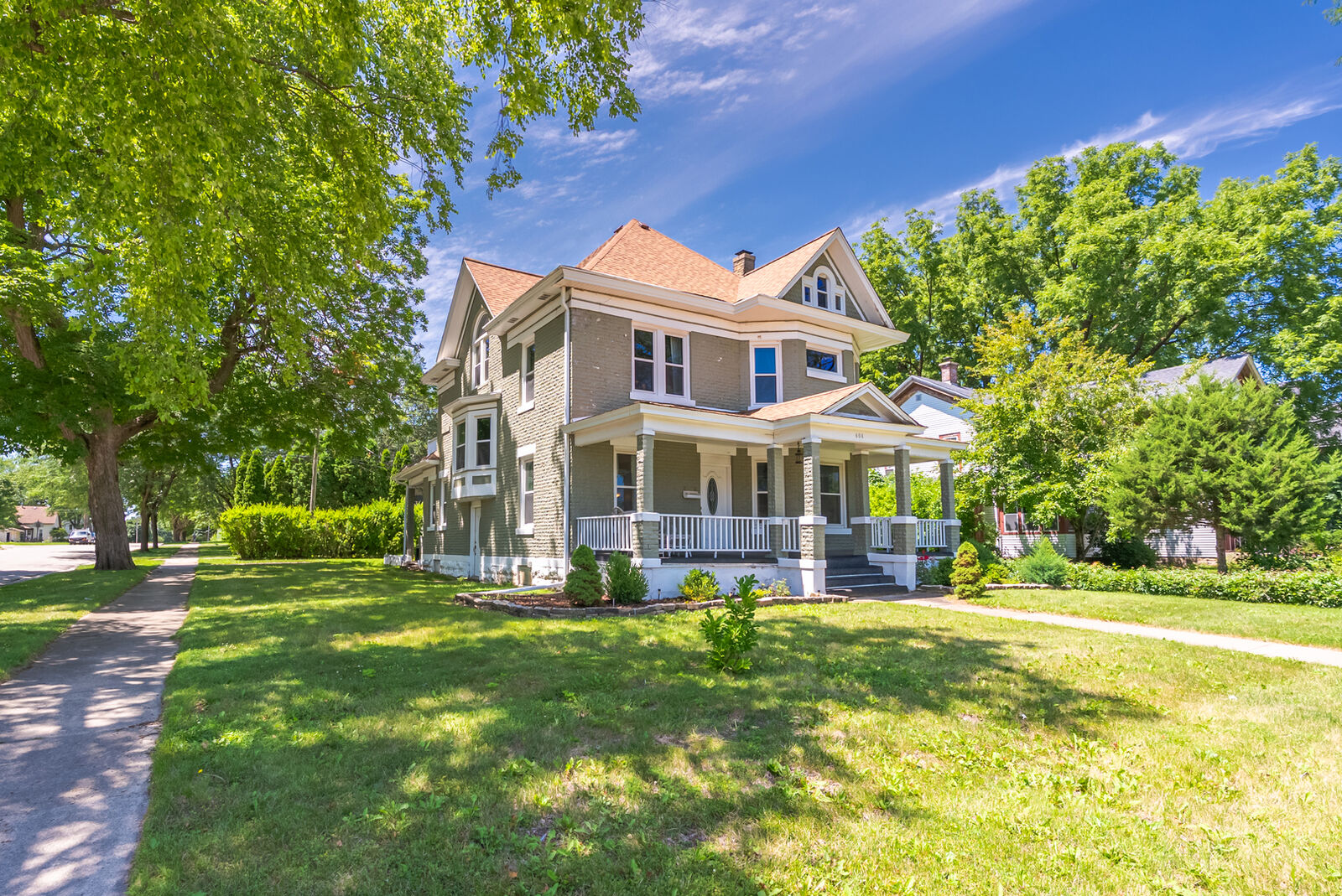 Property Photo: 604 N 7th Street IL 61068