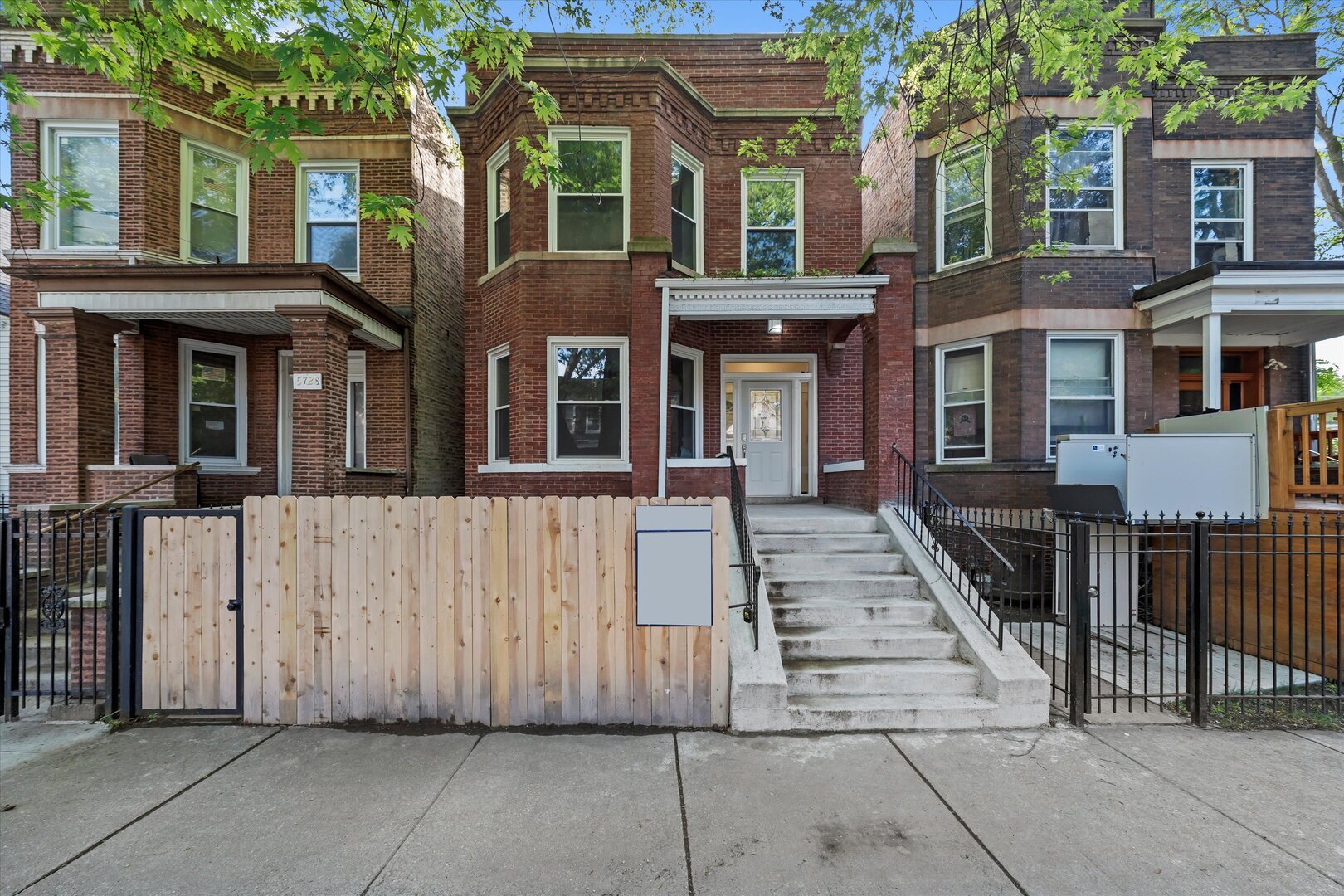 Property Photo: 5726 S Elizabeth Street IL 60636