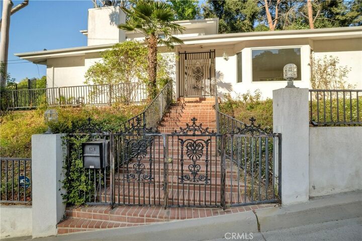 Property Photo:  3240 Longridge Avenue  CA 91423 