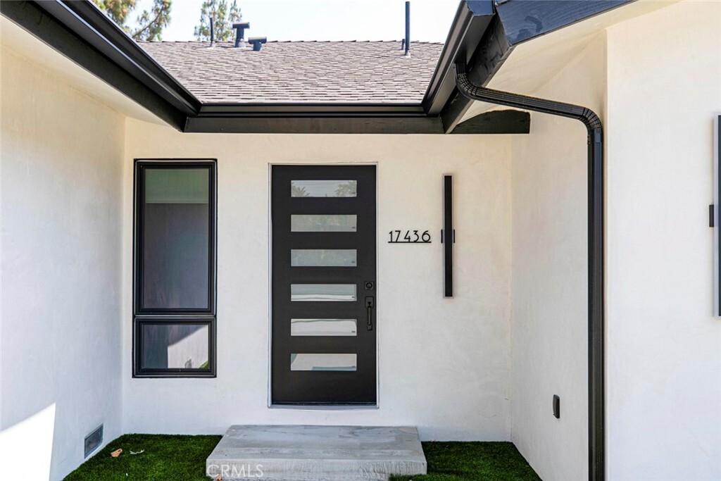 Property Photo: 17436 Index Street CA 91344