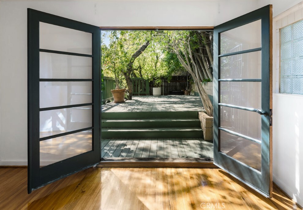 Property Photo: 2174 Beachwood CA 90068