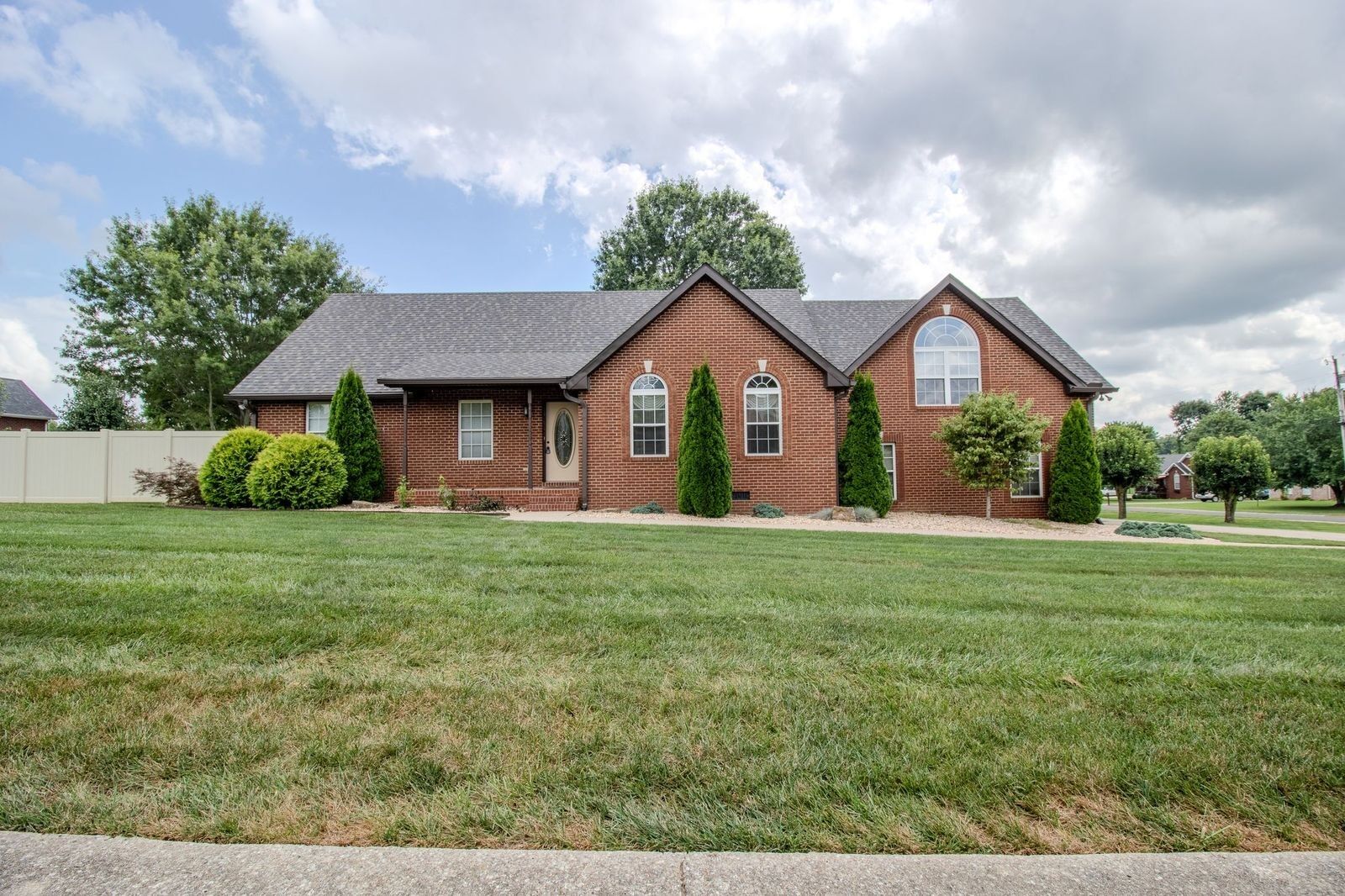 Property Photo: 213 Blueberry St TN 37188