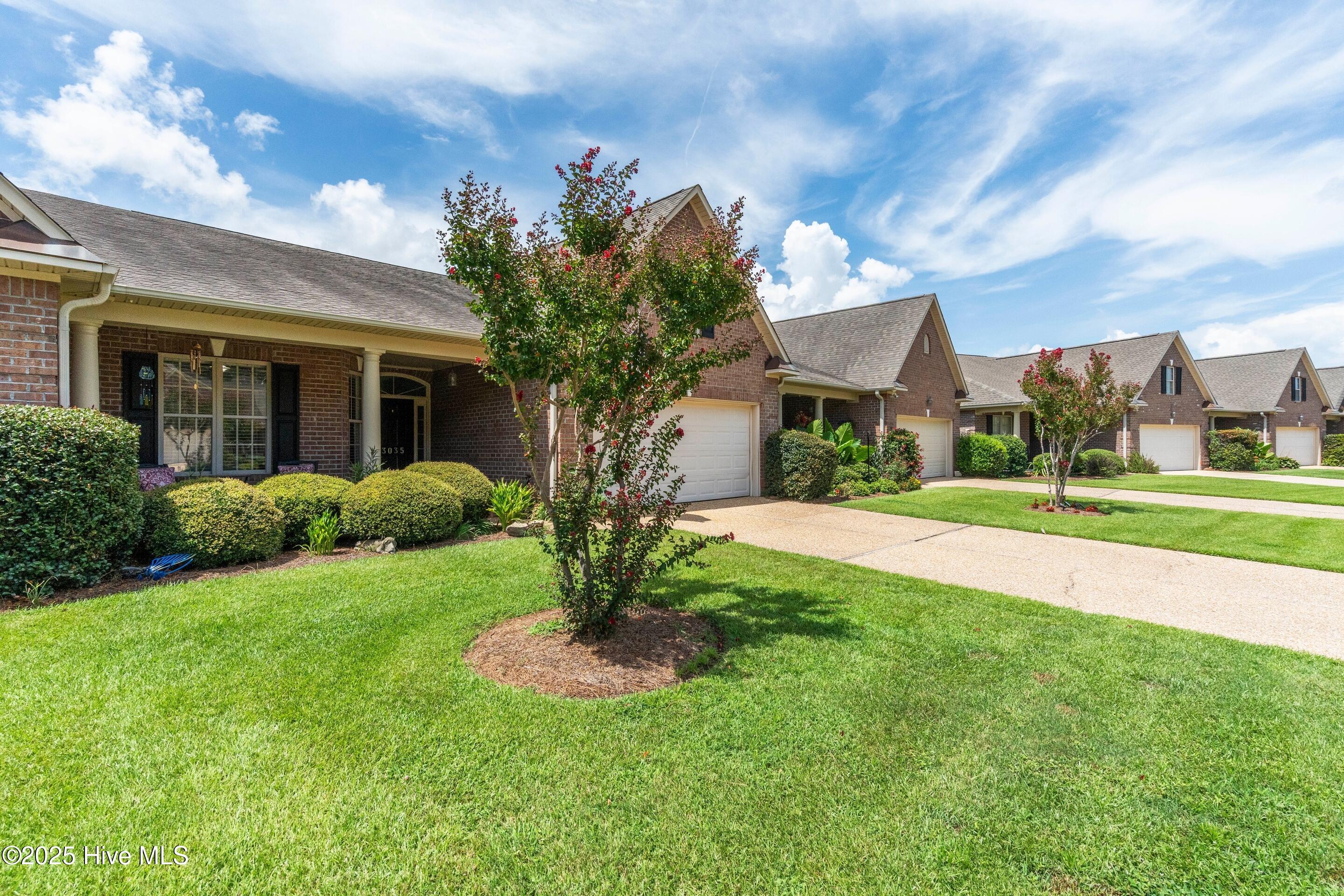 Property Photo: 3035 Braewood Court 102 NC 28451