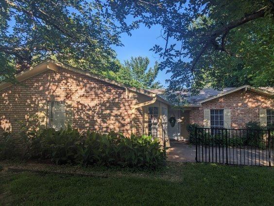 Property Photo: 2732 Foxcroft Circle TX 76209
