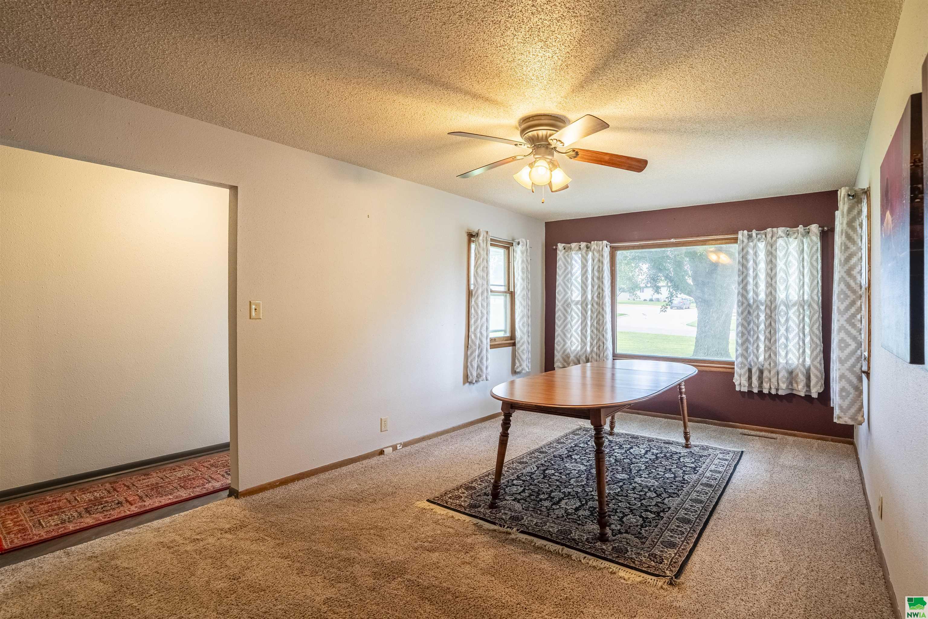 Property Photo: 619 S Marion St IA 51050