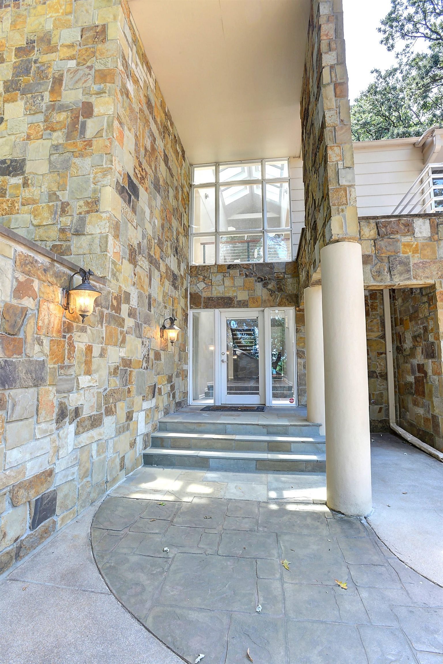 Property Photo: 6018 Country Club Oaks Plaza NE 68152