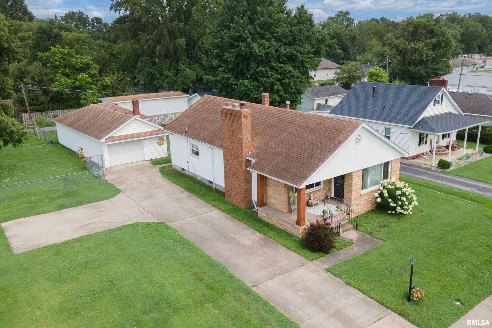 Property Photo: 805 N Fair Street IL 62959