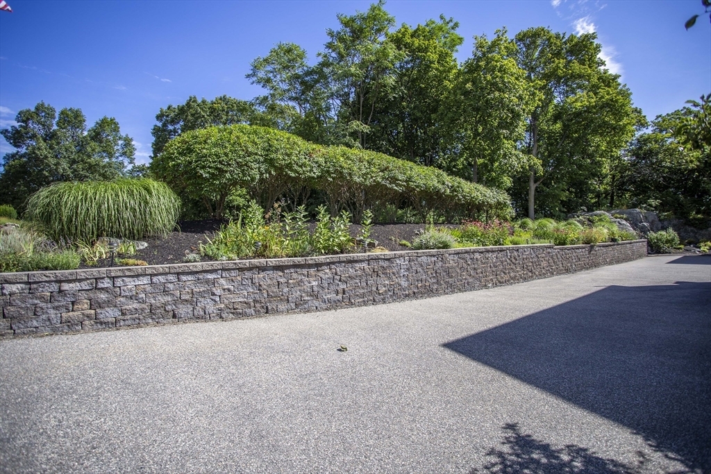 Property Photo: 5 Bateman Ct 1-A MA 01880