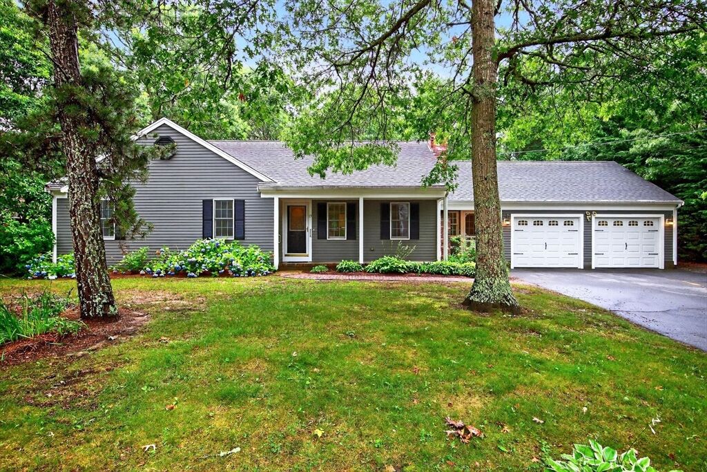 Property Photo:  19 Sandpiper Ln  MA 02631 