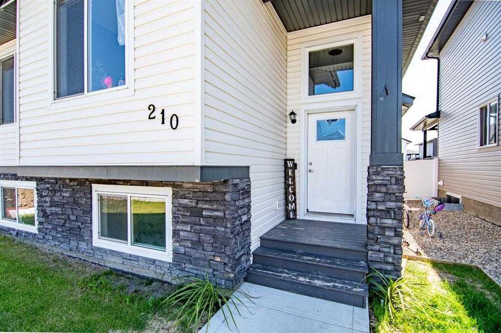 Property Photo:  210 Livingston Close  AB T4R 0S8 