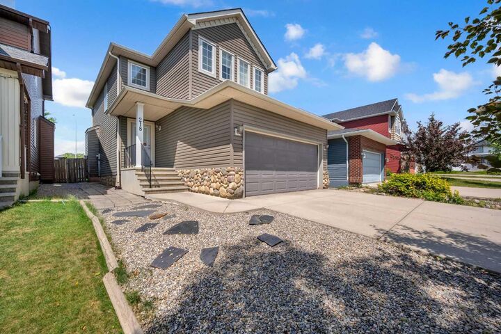 Property Photo: 218 Evansford Circle NW AB T3P 0A8