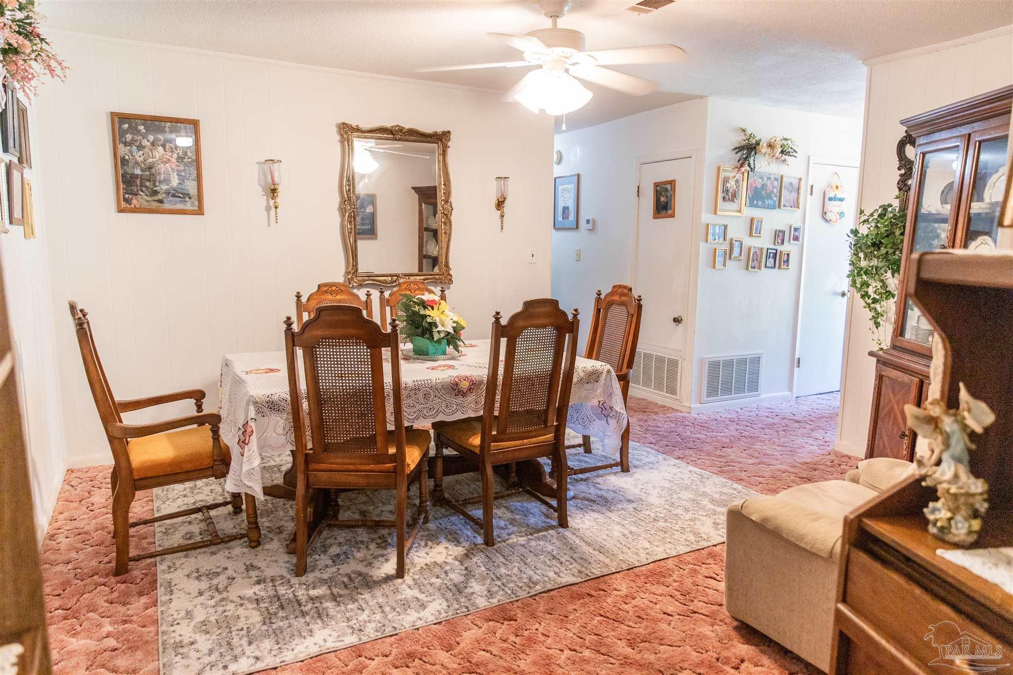 Property Photo: 7569 Pine Meadows Loop FL 32571