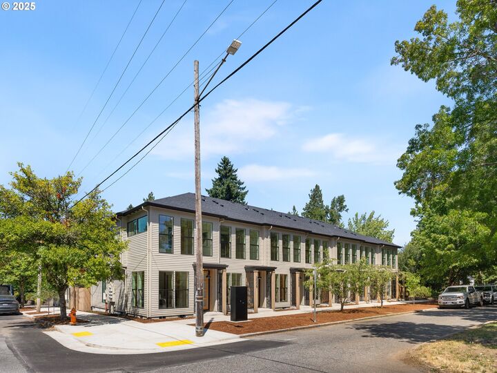 3025 NE Ainsworth St 7  Portland OR 97211 photo