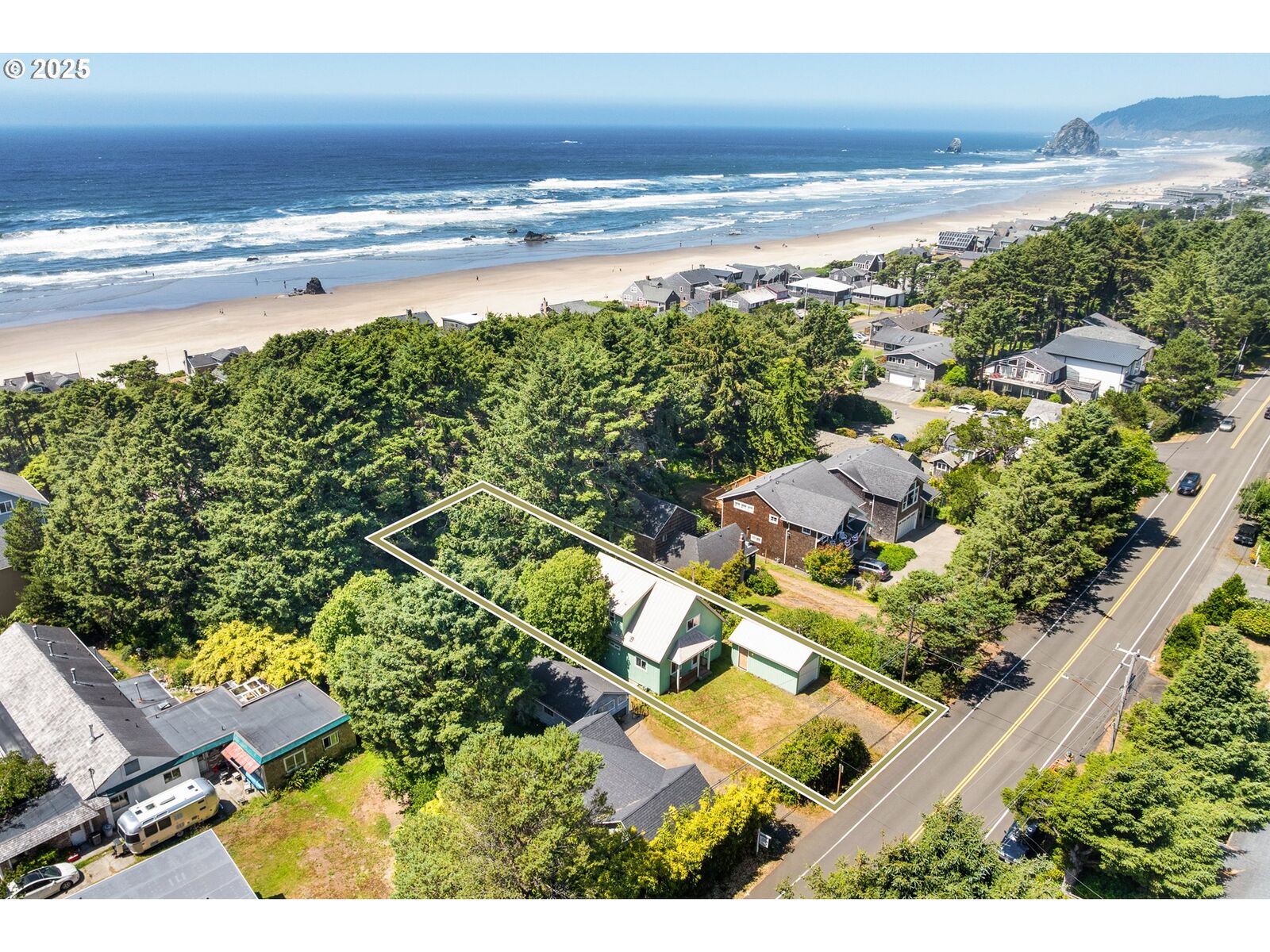 Property Photo: 4072 S Hemlock St OR 97110