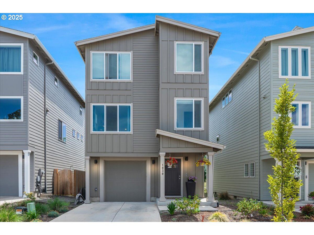 Property Photo:  1030 E Ginger Root Ct  OR 97132 
