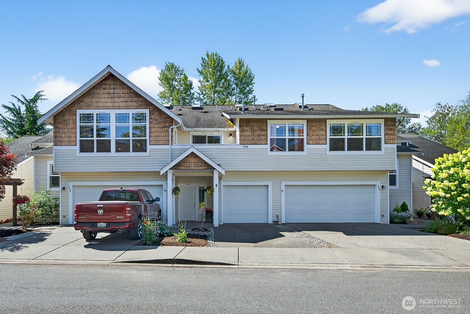 Property Photo: 7318 Centerville Court 303 WA 98292