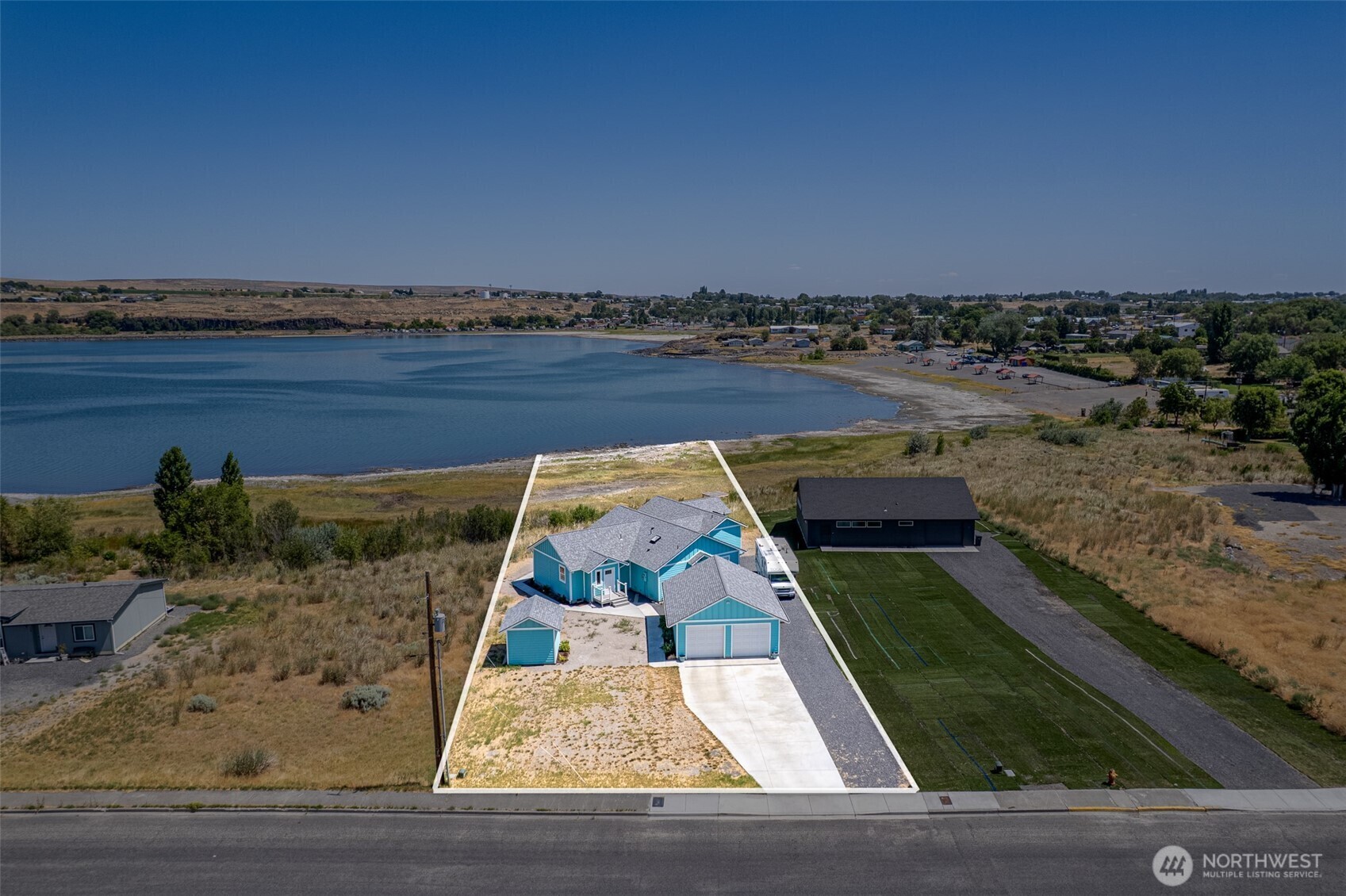 Property Photo: 116 N Fir Street WA 98851