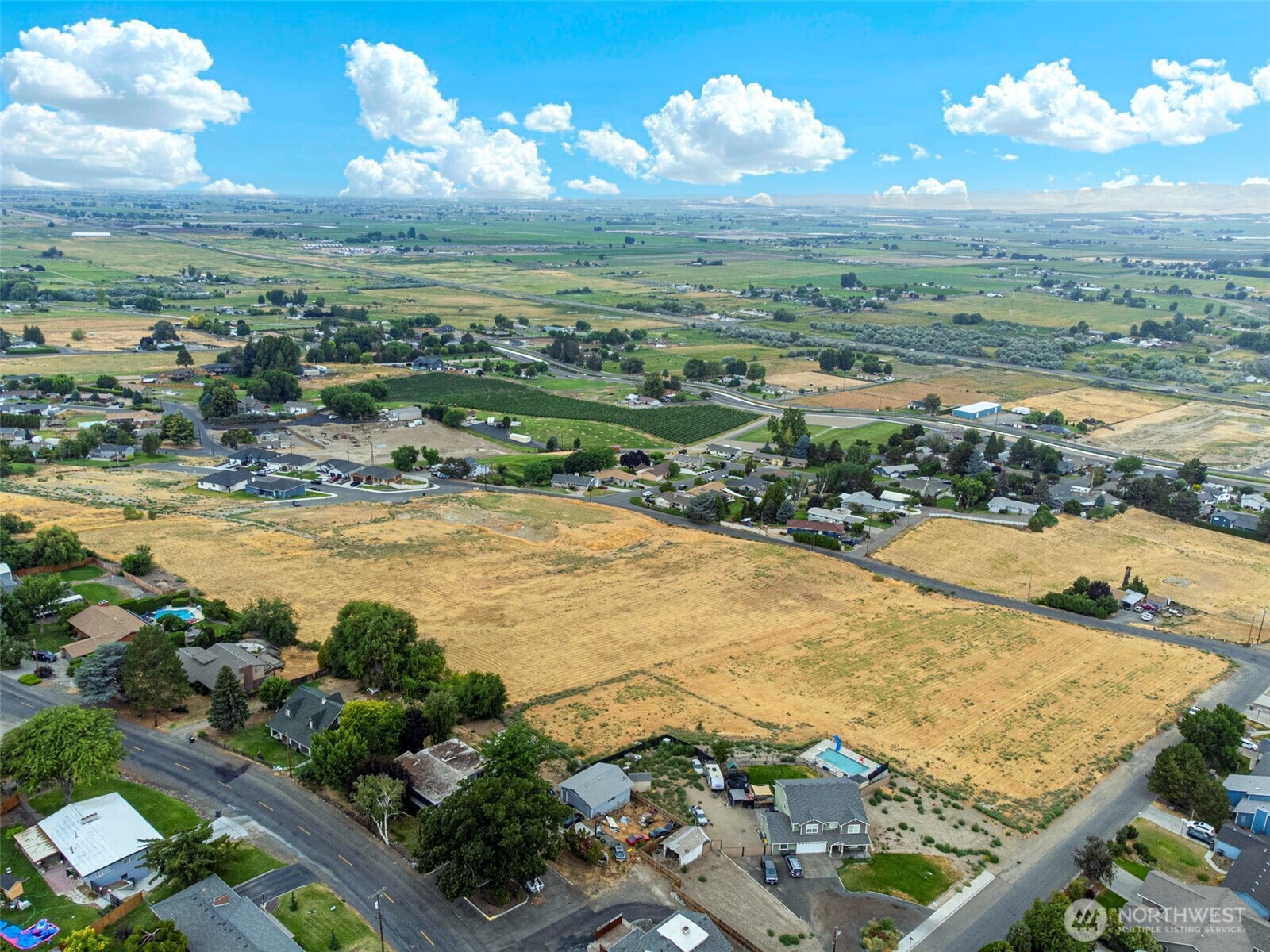 Property Photo: 5 Lander Ct Lot 5 WA 98944