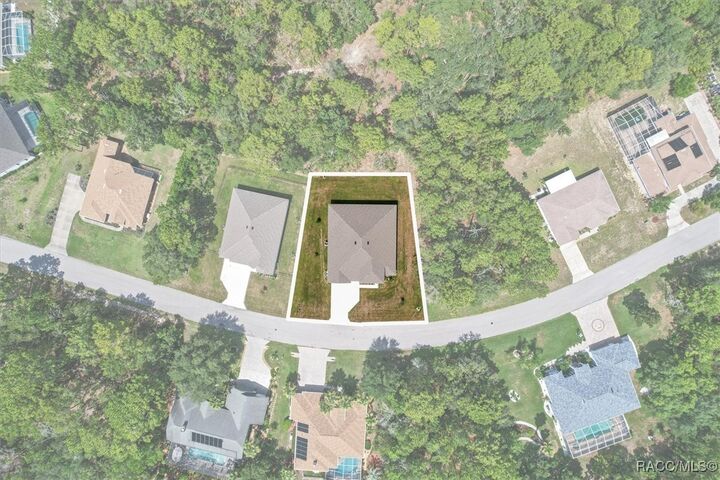 Property Photo: 7 Bells Of Ireland Court FL 34446