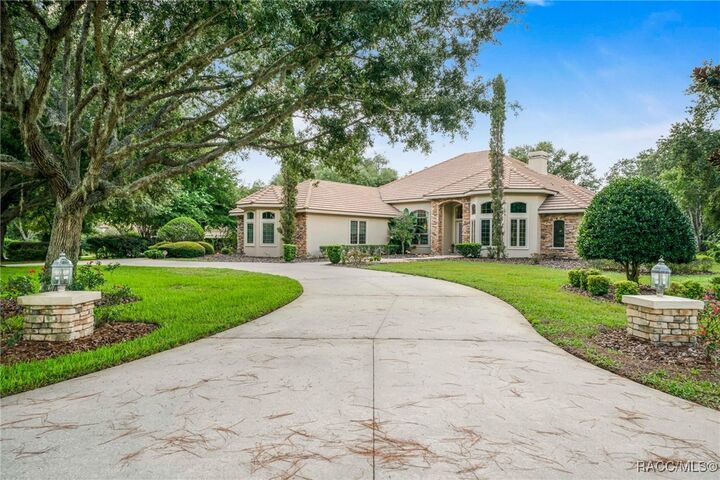 Property Photo: 3165 W Wentworth Loop FL 34461