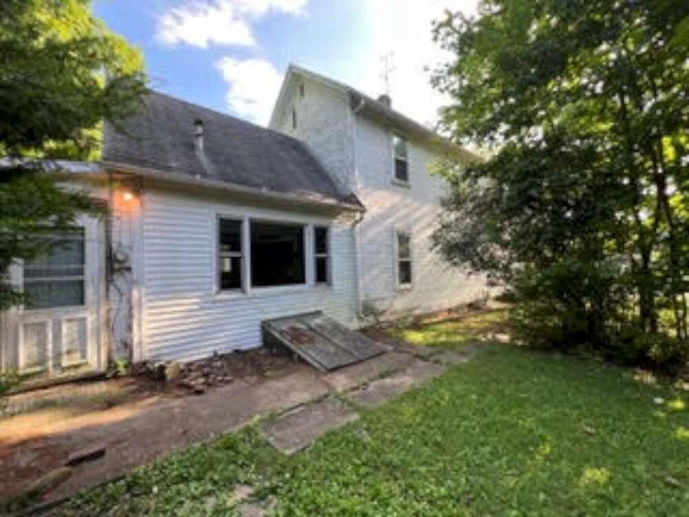 Property Photo: 611 S 12th Street IN 47374