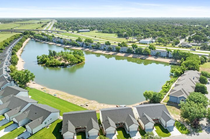 Property Photo:  1003 N Lakewind St  KS 67212 