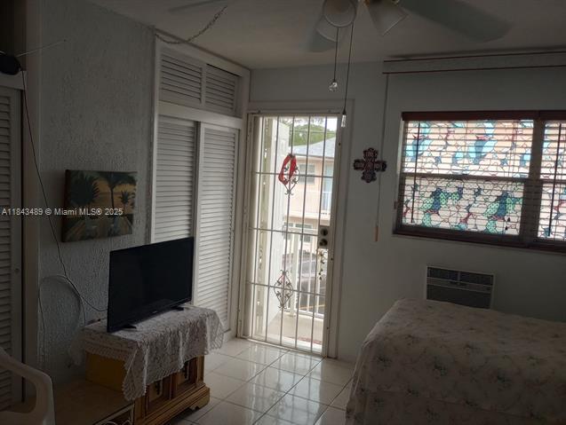 Property Photo:  3500 Harrison St 12A  FL 33021 