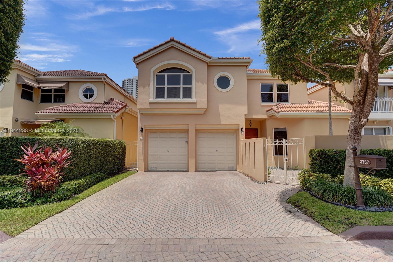 Property Photo: 3757 NE 208th Ter FL 33180