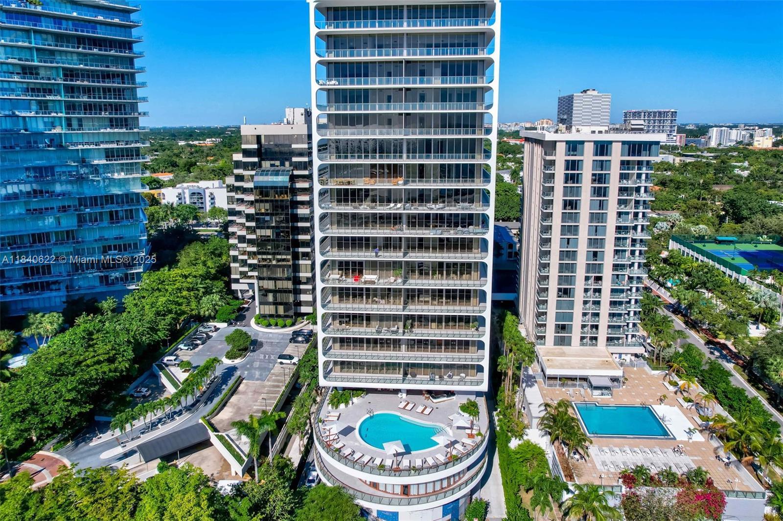 Property Photo:  2655 S Bayshore Dr 1401  FL 33133 