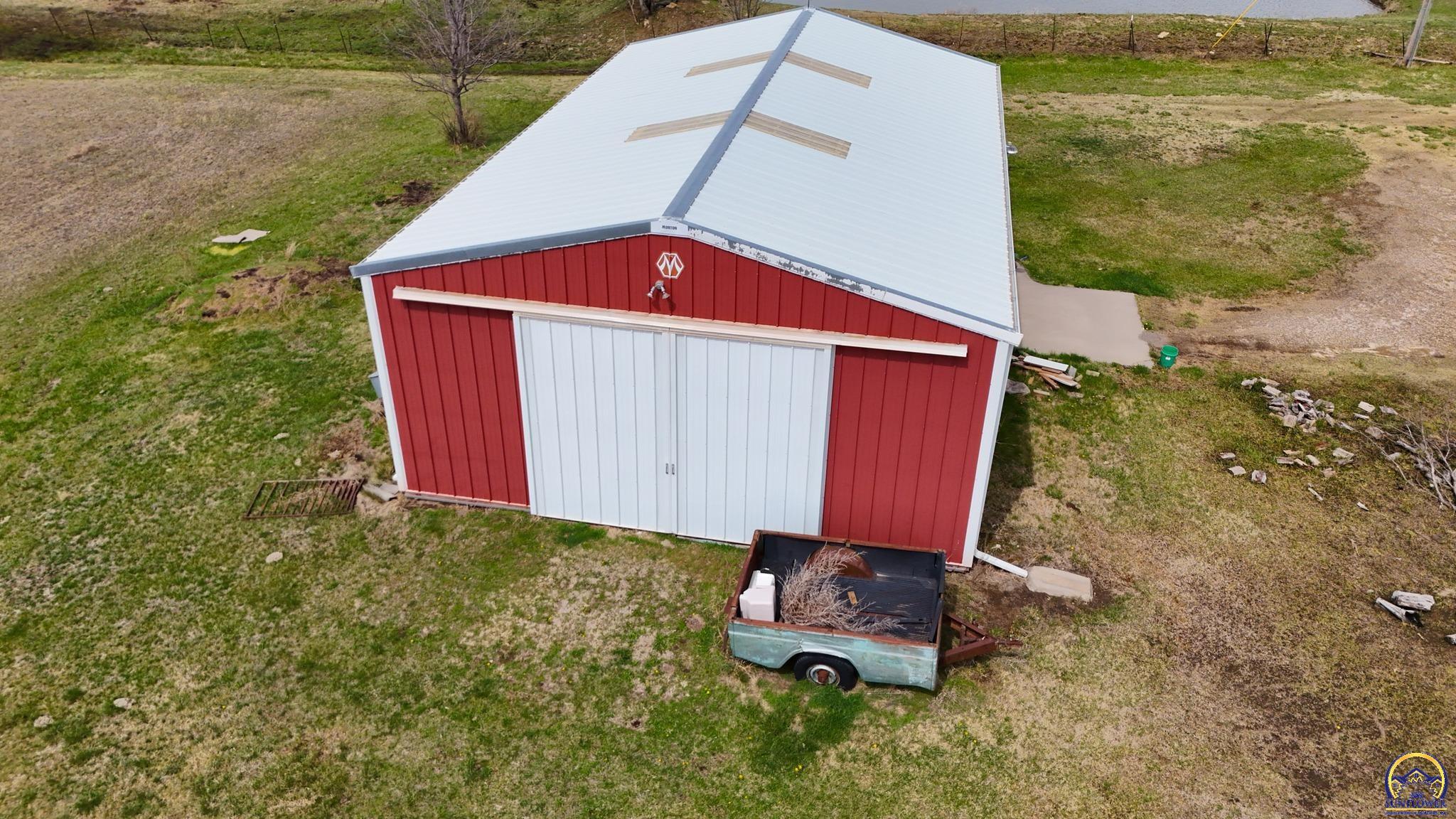 Property Photo:  1800 Road R  KS 66801 