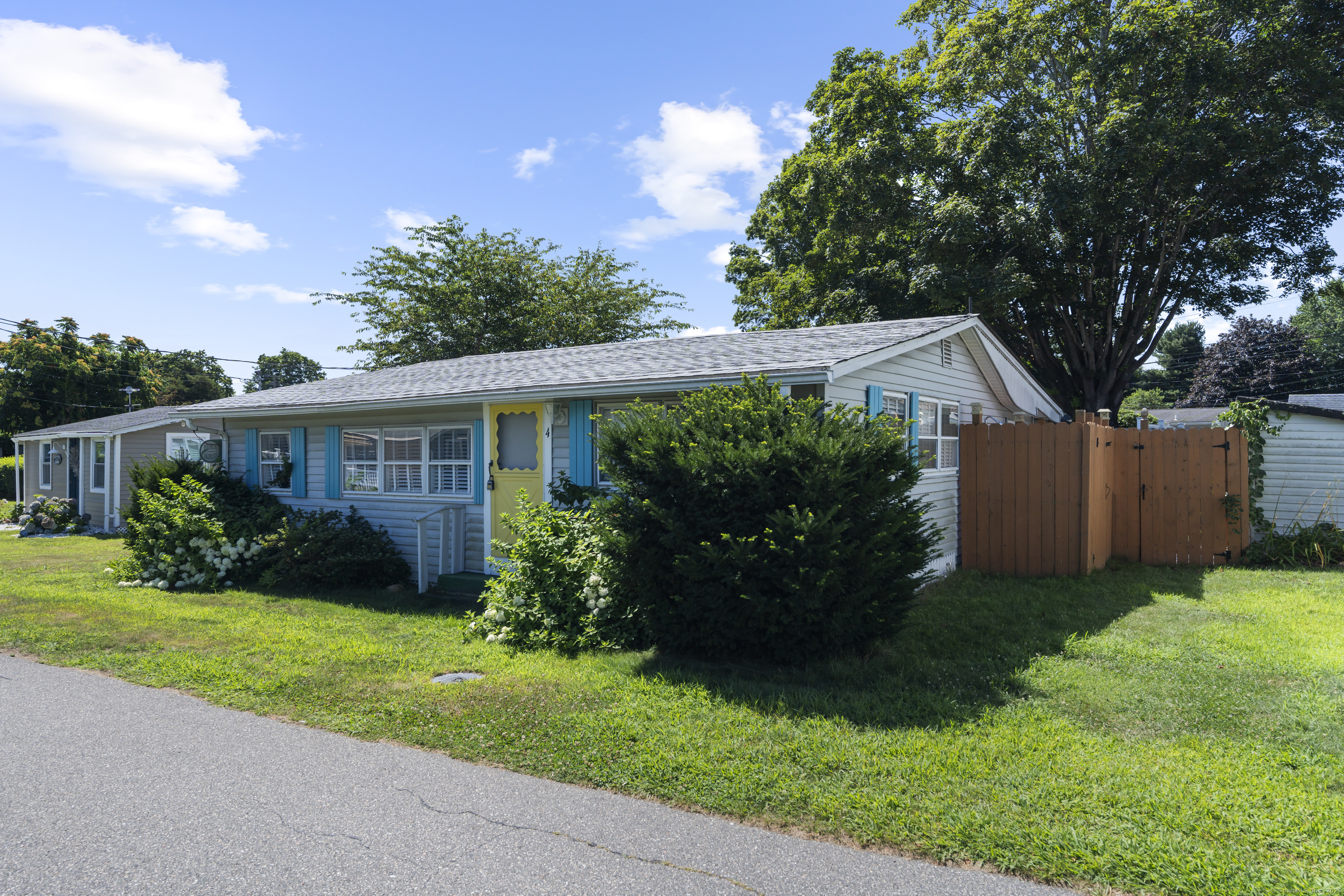 Property Photo: 4 North Street CT 06443