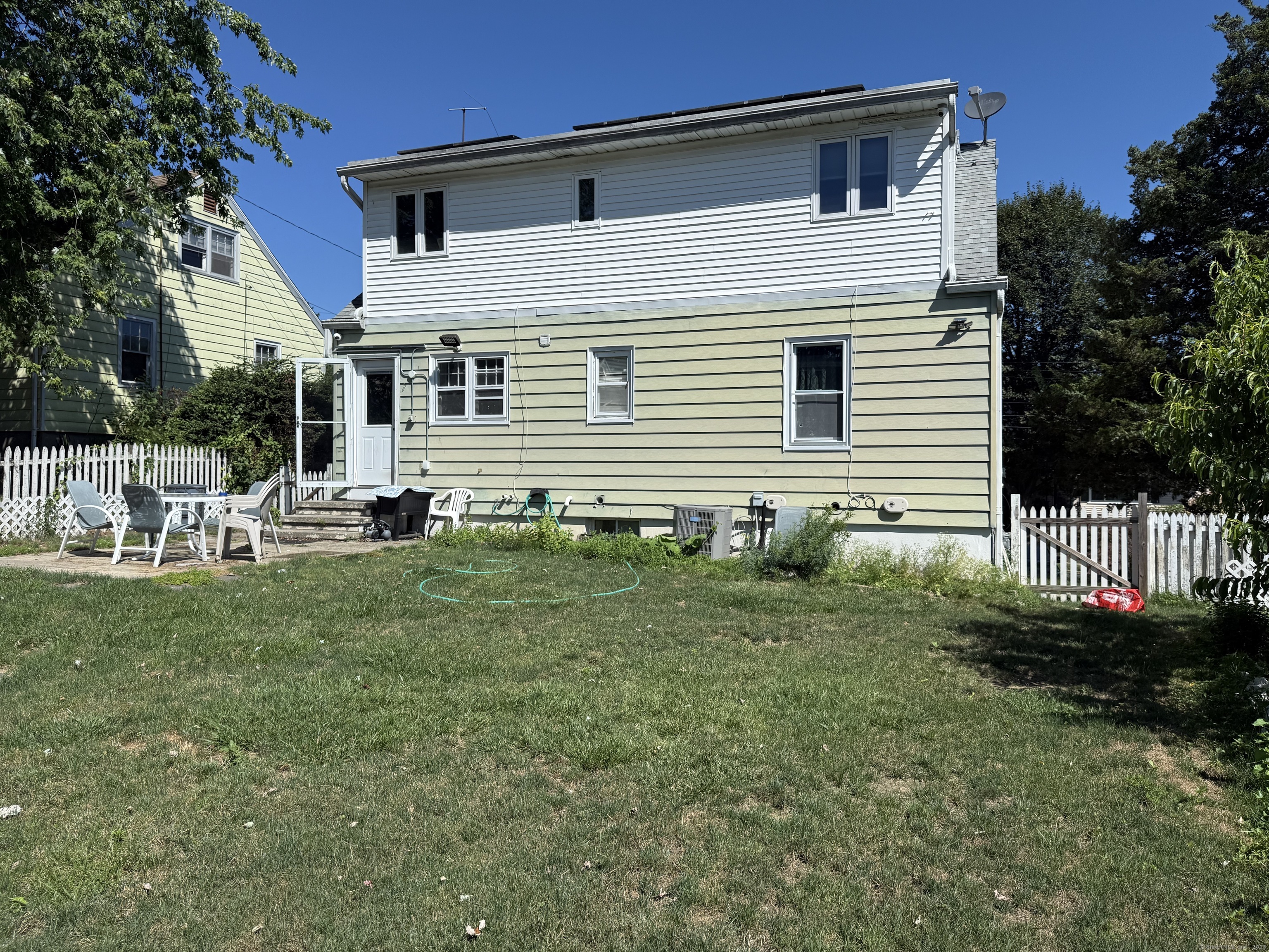 Property Photo: 325 Goldenrod Avenue CT 06606